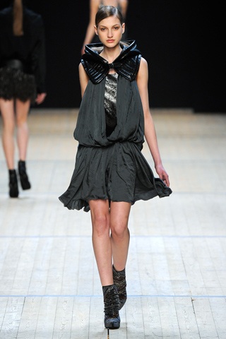 BST thu đông của Barbara Bui - 15