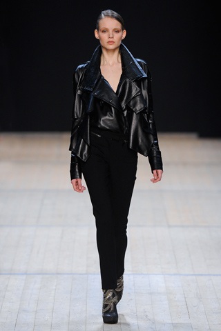 BST thu đông của Barbara Bui - 17