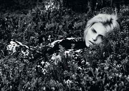 Khó tin với hình ảnh quyến rũ của nam siêu mẫu 9X - 4