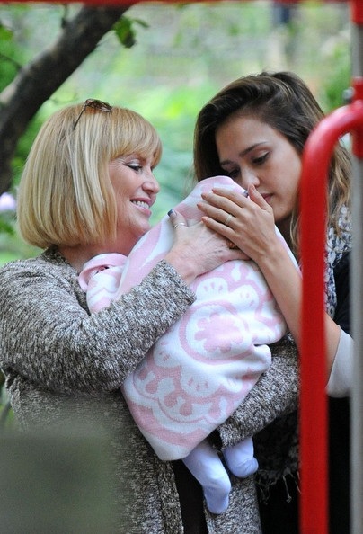 Hình ảnh đáng ghen tỵ về gia đình Jessica Alba - 9 Hình ảnh đáng ghen tỵ về gia đình Jessica Alba - 9