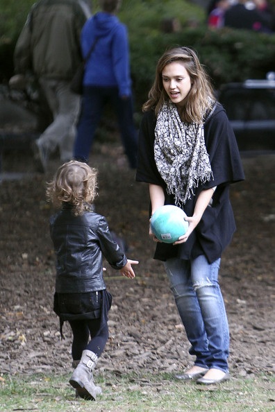 Hình ảnh đáng ghen tỵ về gia đình Jessica Alba - 11 Hình ảnh đáng ghen tỵ về gia đình Jessica Alba - 11