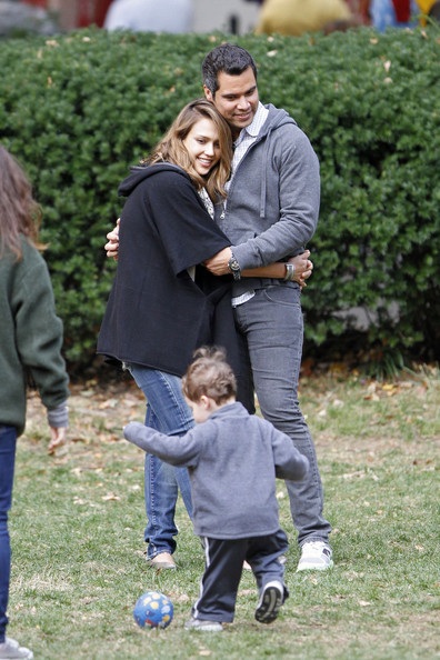 Hình ảnh đáng ghen tỵ về gia đình Jessica Alba - 22 Hình ảnh đáng ghen tỵ về gia đình Jessica Alba - 22