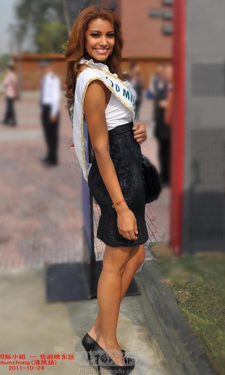 Trúc Diễm liên tục lọt ống kính phóng viên Trung Quốc - 8