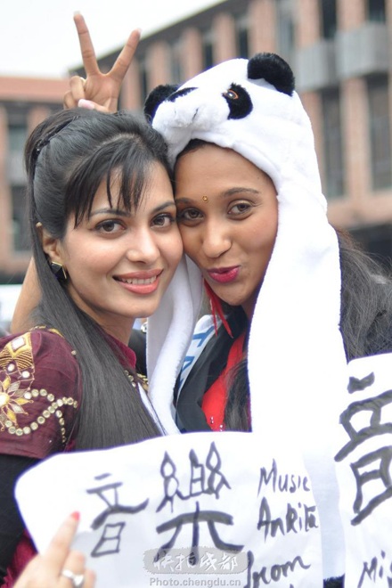 Trúc Diễm liên tục lọt ống kính phóng viên Trung Quốc - 11