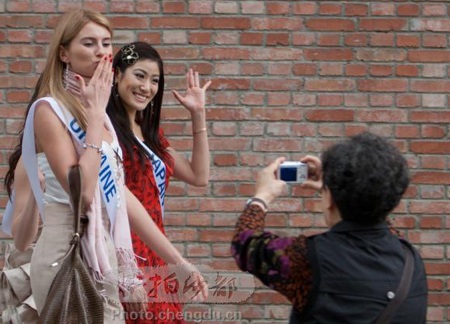 Trúc Diễm liên tục lọt ống kính phóng viên Trung Quốc - 21