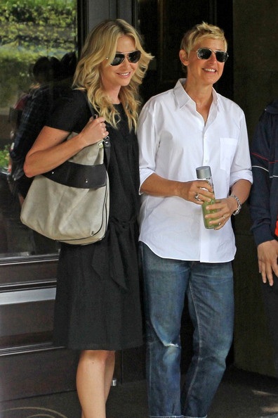 Cặp đôi đồng tính Ellen DeGeneres - Portia de Rossi chưa muốn có con - 2 Cặp đôi đồng tính Ellen DeGeneres - Portia de Rossi chưa muốn có con - 2
