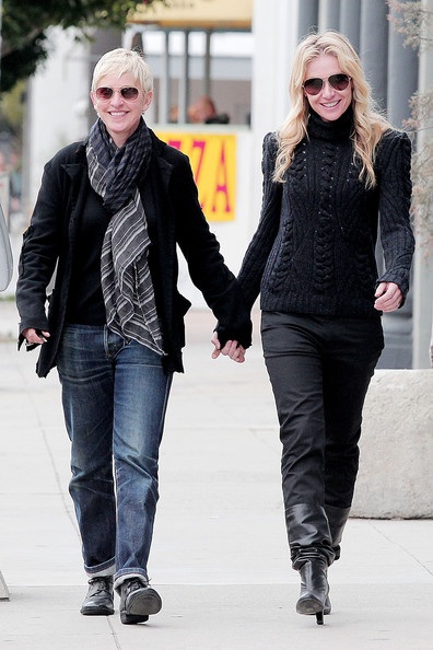 Cặp đôi đồng tính Ellen DeGeneres - Portia de Rossi chưa muốn có con - 1