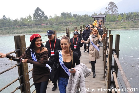 Người đẹp Hoa hậu quốc tế khám phá Thành Đô - 2