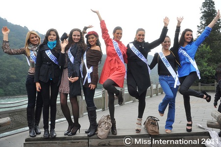 Người đẹp Hoa hậu quốc tế khám phá Thành Đô - 8