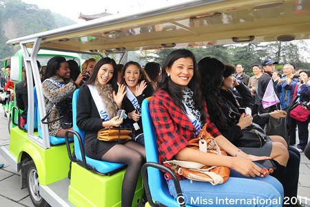 Người đẹp Hoa hậu quốc tế khám phá Thành Đô - 12