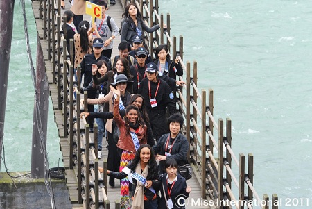 Người đẹp Hoa hậu quốc tế khám phá Thành Đô - 14