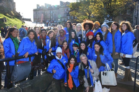 Thúy Vy và người đẹp Hoa hậu thế giới thăm thú Scotland - 28