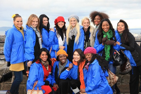 Thúy Vy và người đẹp Hoa hậu thế giới thăm thú Scotland - 29