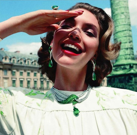 Arizona Muse khoe nụ cười tươi, trang sức đắt tiền  - 3