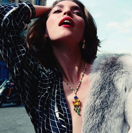 Arizona Muse khoe nụ cười tươi, trang sức đắt tiền  - 4