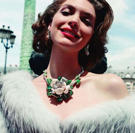 Arizona Muse khoe nụ cười tươi, trang sức đắt tiền  - 9