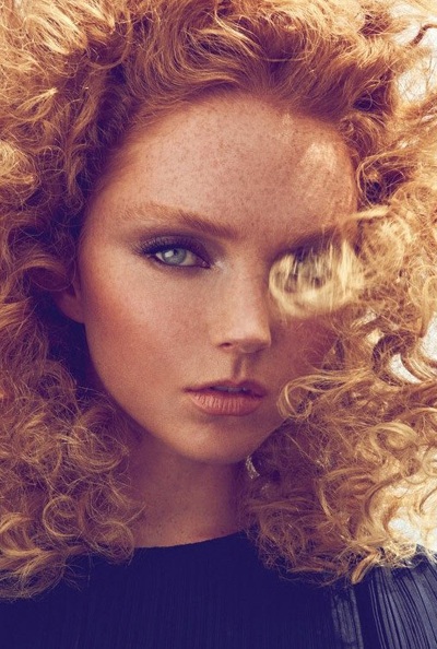 Lily Cole tái ngộ với tóc xoăn lạ mắt - 5 Lily Cole tái ngộ với tóc xoăn lạ mắt - 5