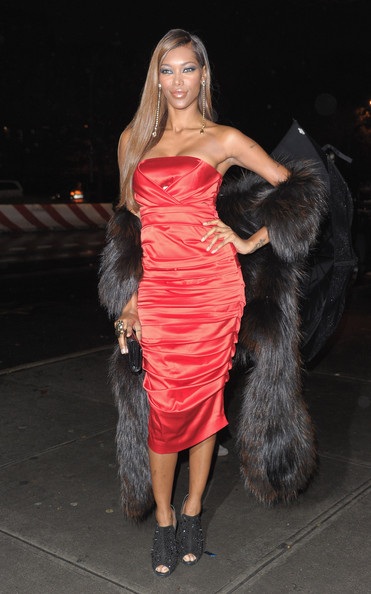 Người đẹp Chạng vạng khoe vẻ kiêu sa khi dự tiệc  - 15