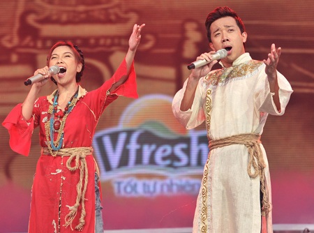 Đoan Trang - Trấn Thành giành 40 điểm; Phạm Văn Mách - Văn Mai Hương bị loại - 1 Đoan Trang - Trấn Thành giành 40 điểm; Phạm Văn Mách - Văn Mai Hương bị loại - 1
