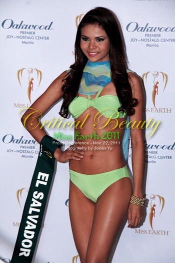 Người đẹp Hoa hậu trái đất khoe dáng với bikini - 13