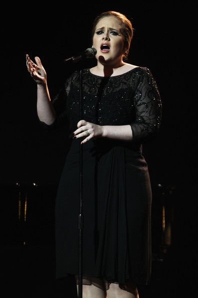 Adele: Nghệ sỹ có album bán chạy nhất nước Anh - 1
