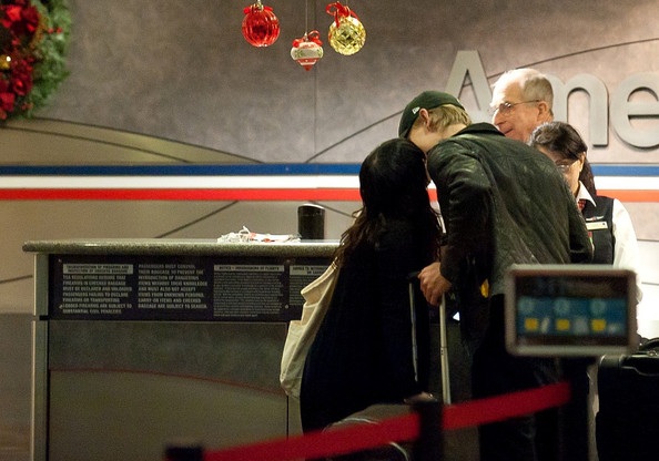 Vòng quanh thế giới giải trí ngày 5/12 - 7