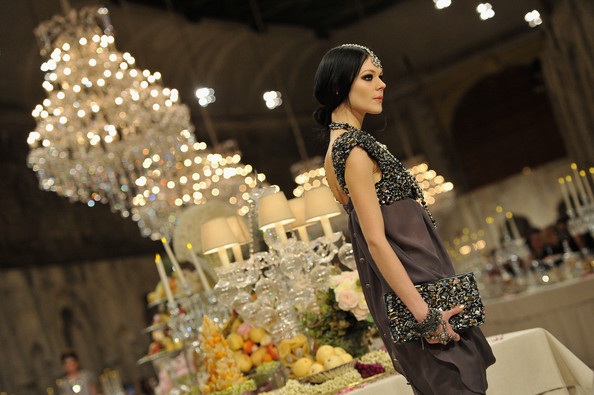 Khách vừa ăn vừa xem trình diễn thời trang! - 10