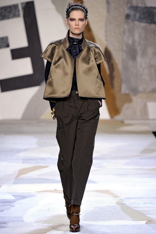 Ấm áp với áo lông Fendi - 1 Ấm áp với áo lông Fendi - 1