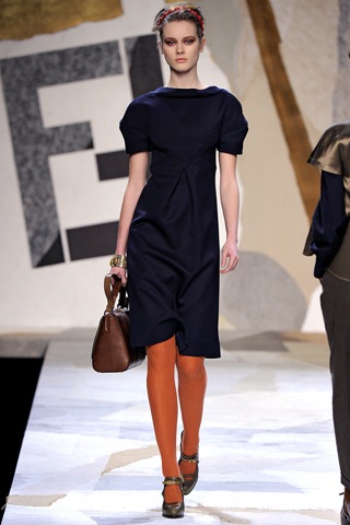 Ấm áp với áo lông Fendi - 3 Ấm áp với áo lông Fendi - 3