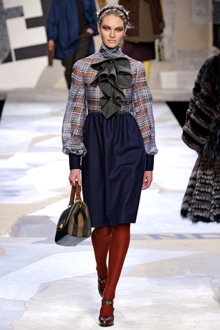 Ấm áp với áo lông Fendi - 14 Ấm áp với áo lông Fendi - 14