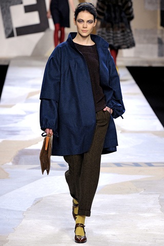 Ấm áp với áo lông Fendi - 15 Ấm áp với áo lông Fendi - 15