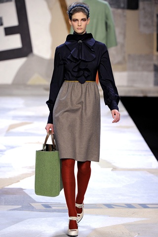 Ấm áp với áo lông Fendi - 21 Ấm áp với áo lông Fendi - 21