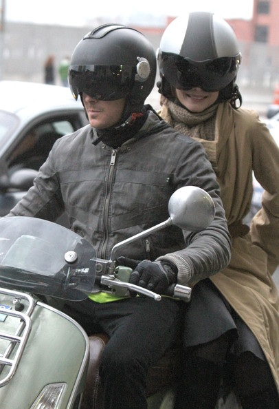 Zac Efron hào hứng hôn bạn diễn hơn 29 tuổi - 2 Zac Efron hào hứng hôn bạn diễn hơn 29 tuổi - 2