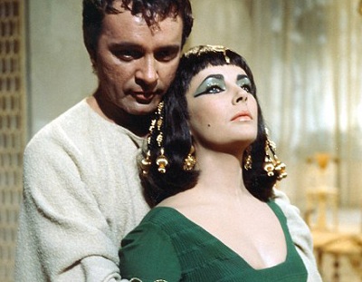 Bán đấu giá mái tóc Cleopatra của Elizabeth Taylor - 2 Bán đấu giá mái tóc Cleopatra của Elizabeth Taylor - 2