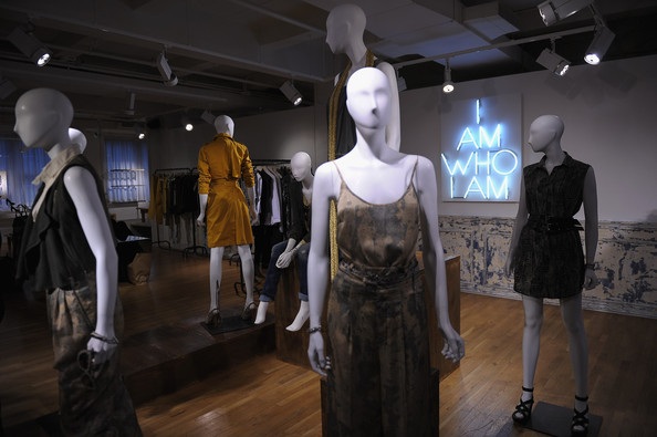 Vòng quanh thế giới giải trí ngày 17/12 - 6 Vòng quanh thế giới giải trí ngày 17/12 - 6