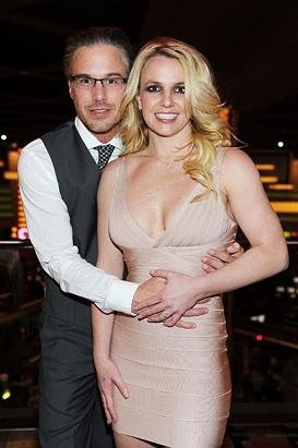 Chồng cũ Britney mừng cho hạnh phúc mới của vợ - 2 Chồng cũ Britney mừng cho hạnh phúc mới của vợ - 2