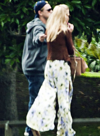 Leonardo DiCaprio hẹn hò với siêu mẫu áo tắm - 1 Leonardo DiCaprio hẹn hò với siêu mẫu áo tắm - 1