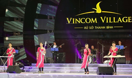 “Sao” Việt hát mừng Giáng sinh - 5 “Sao” Việt hát mừng Giáng sinh - 5