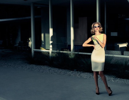 Rosie Huntington-Whiteley khoe vẻ kiêu sa, quyến rũ - 2 Rosie Huntington-Whiteley khoe vẻ kiêu sa, quyến rũ - 2