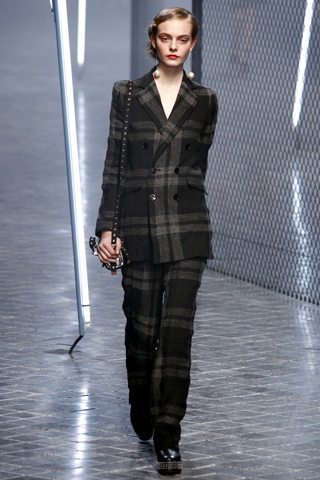 Sonia Rykiel: Trẻ trung, nhí nhảnh - 5 Sonia Rykiel: Trẻ trung, nhí nhảnh - 5