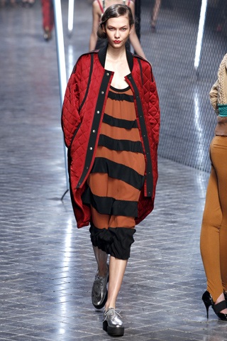 Sonia Rykiel: Trẻ trung, nhí nhảnh - 26 Sonia Rykiel: Trẻ trung, nhí nhảnh - 26