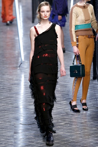 Sonia Rykiel: Trẻ trung, nhí nhảnh - 31 Sonia Rykiel: Trẻ trung, nhí nhảnh - 31