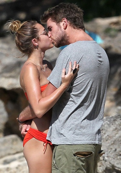 Vòng quanh thế giới giải trí ngày 31/12 - 6