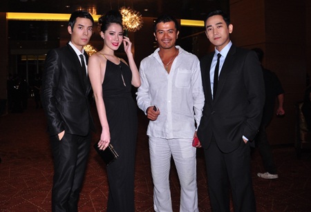 Chung Thục Quyên khoe trọn lưng trần - 3