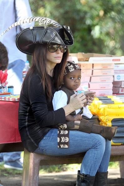 Sandra Bullock - thường xuyên suy sụp sau ly dị - 2