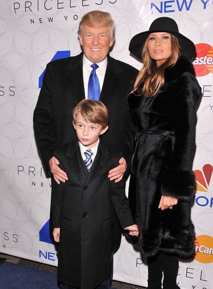 Vòng quanh thế giới giải trí ngày 2/12 - 6