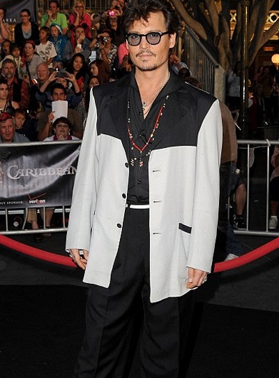 Johnny Depp sẽ tiếp tục làm “Cướp biển” - 2 Johnny Depp sẽ tiếp tục làm “Cướp biển” - 2