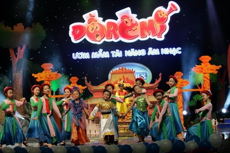 Show diễn của 3 cô công chúa búp bê vịt bầu - 1 Show diễn của 3 cô công chúa búp bê vịt bầu - 1