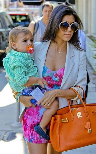 Chị em cô Kim “siêu vòng ba” đều “nghiện” Hermes - 17