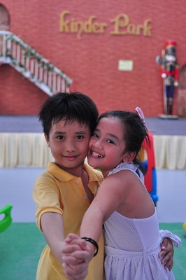 Đồ Rê Mí: Khi thí sinh dám… hôn bạn - 4